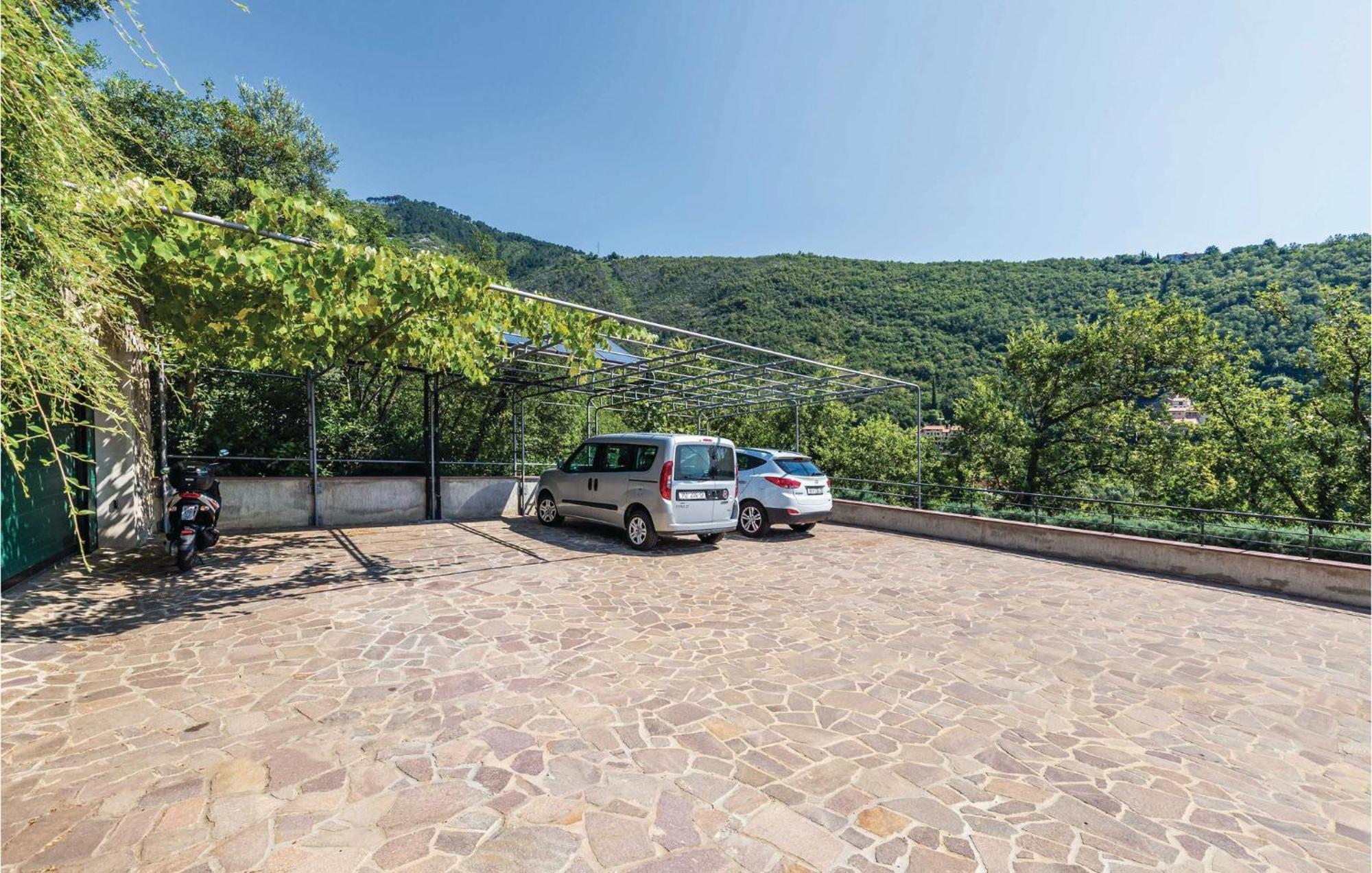 Stunning Apartment In Moscenicka Draga With Wifi Exterior foto