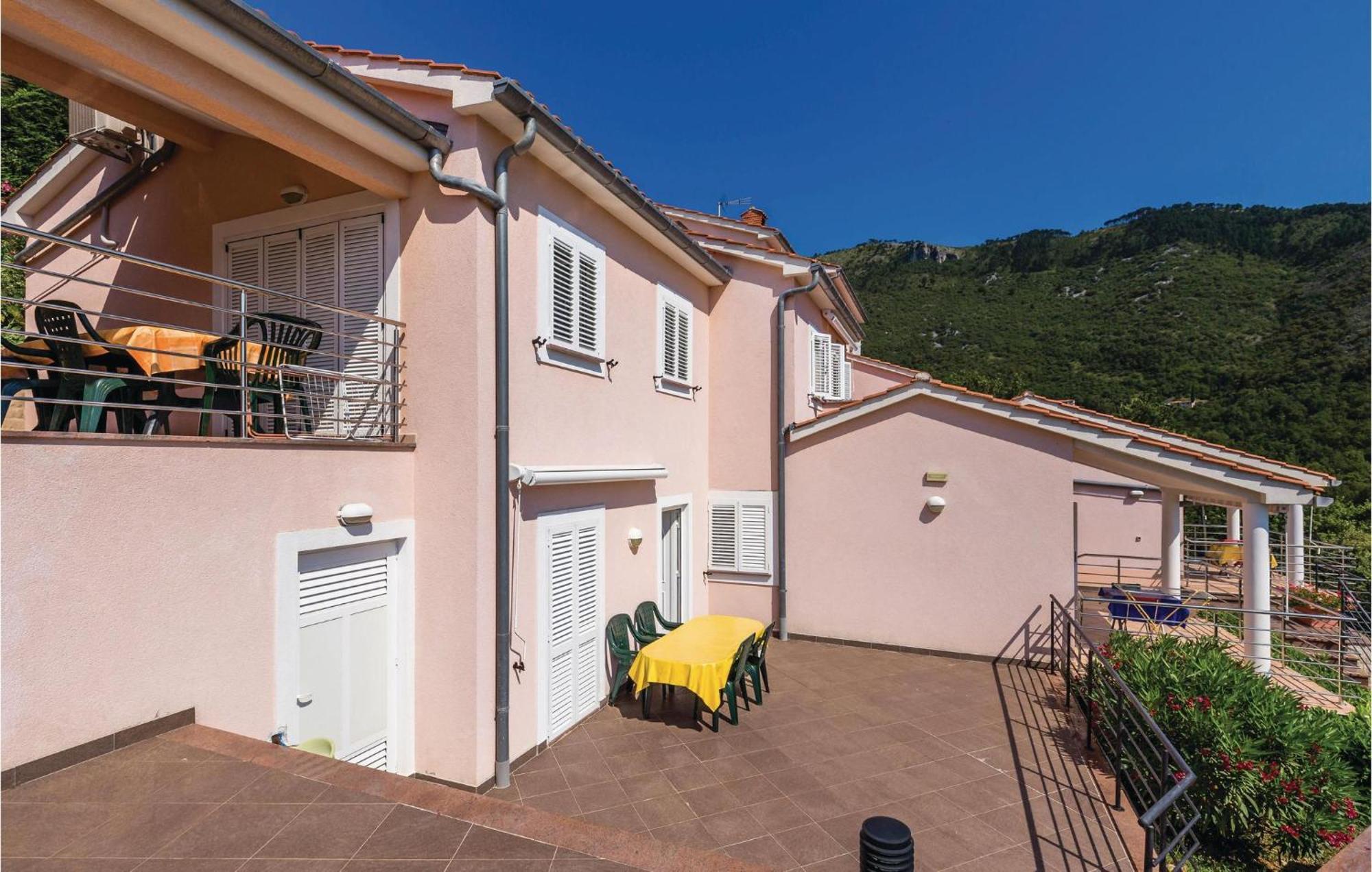 Stunning Apartment In Moscenicka Draga With Wifi Exterior foto